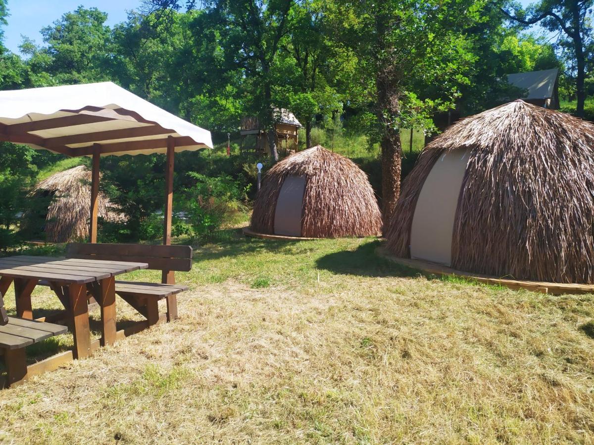 Camping Domaine De Senaud Albon Eksteriør bilde